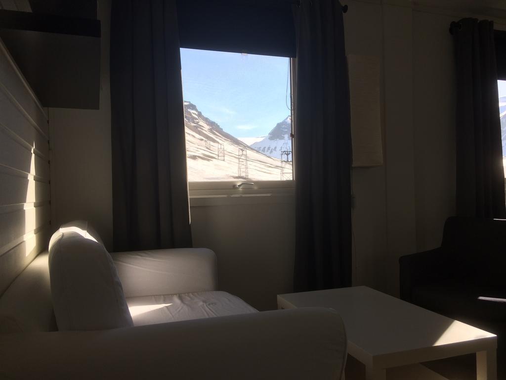 Haugen Pensjonat Svalbard Longyearbyen Exterior foto